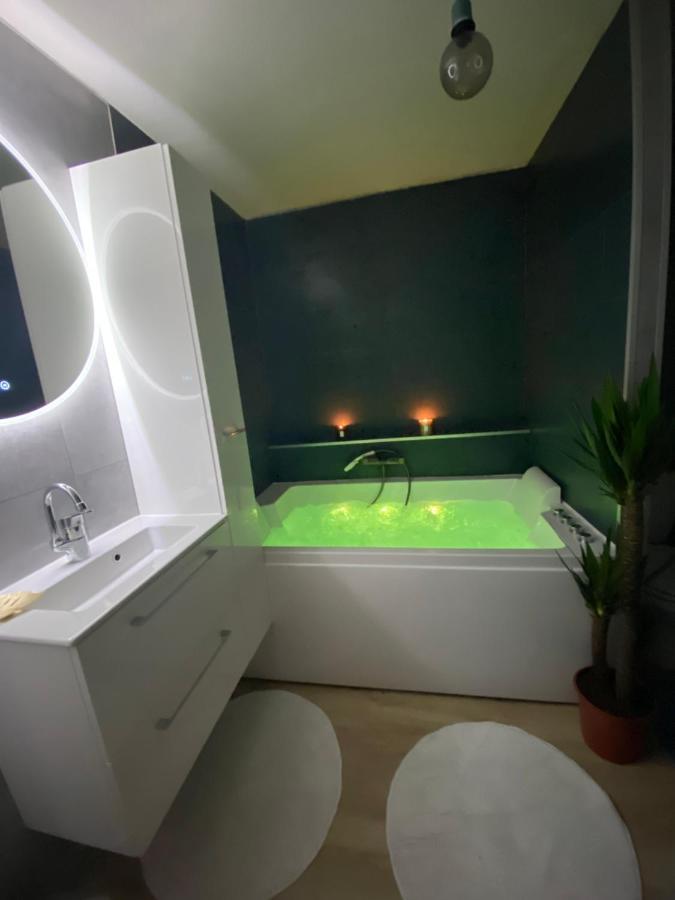 Sublime Appartement Avec Balneo Toulouse Exterior photo